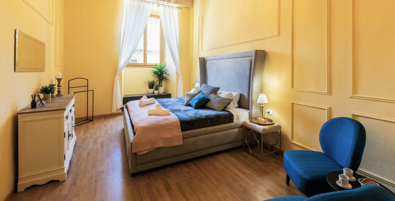 Historic Center Palace - Huge 4 Bedrooms Santa Croce Apartment - By Likehomeflorence Exterior photo