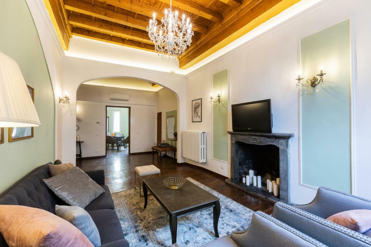 Historic Center Palace - Huge 4 Bedrooms Santa Croce Apartment - By Likehomeflorence Exterior photo