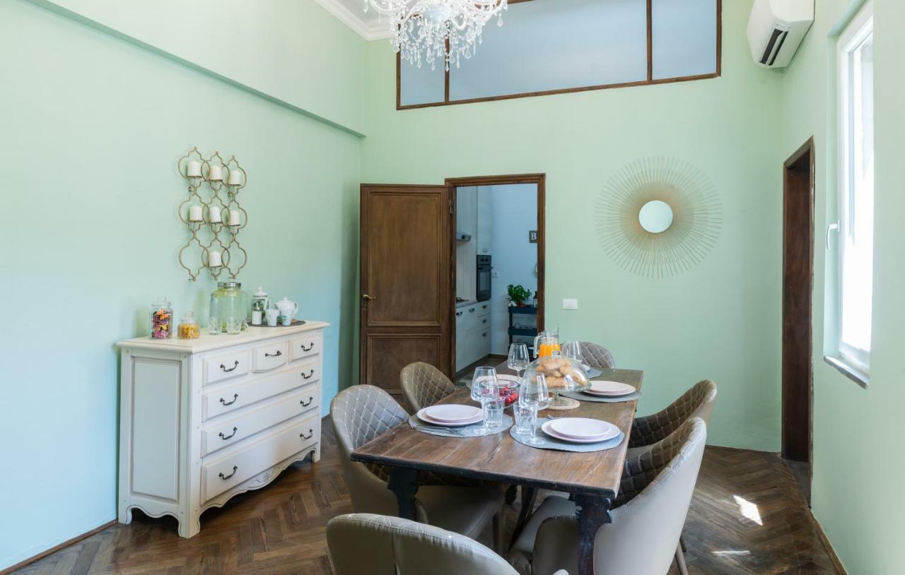 Historic Center Palace - Huge 4 Bedrooms Santa Croce Apartment - By Likehomeflorence Exterior photo