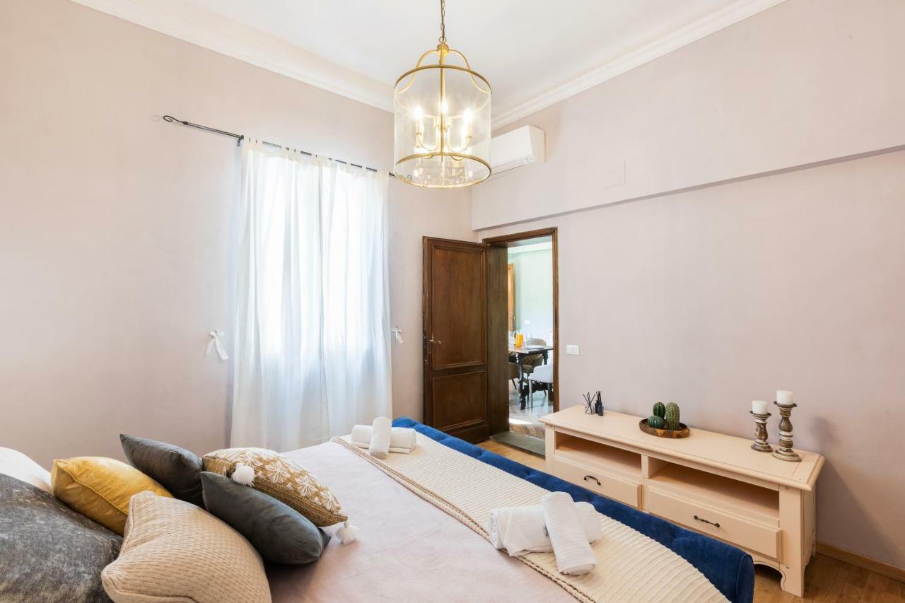 Historic Center Palace - Huge 4 Bedrooms Santa Croce Apartment - By Likehomeflorence Exterior photo