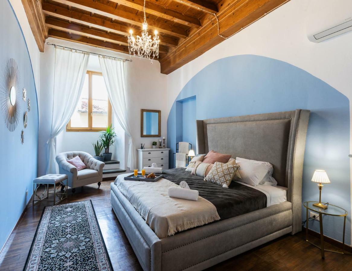 Historic Center Palace - Huge 4 Bedrooms Santa Croce Apartment - By Likehomeflorence Exterior photo